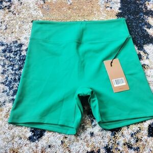 Girlfriend Collective‎ Short